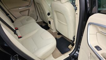 VOLVO XC 60 2.4D AUTOMAT - 17