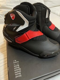DUCATI Streetfighter V4S - 17