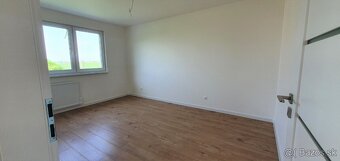 NA PREDAJ NOVOSTAVBA V ŽELIEZOVCIACH - 17