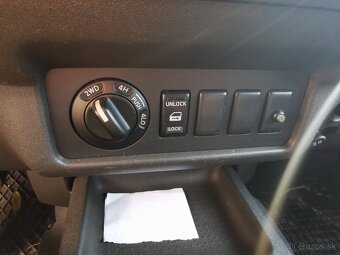 Nissan Navara 2.5 dCi - 17