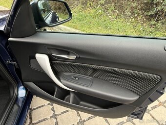 BMW 1.6 75kW BENZÍN model 2014 Xenony - 17