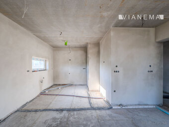 IBA U NÁS Na predaj 4i rodinný dom, Dvorec, 572m2, BNB - 17