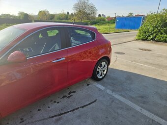 Alfa Romeo Giulietta 1.4TJET DISTINTIVE - 17