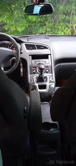 Peugeot 5008 1.6 HDi 2/2013 Allure + ťažné zariadenie - 17