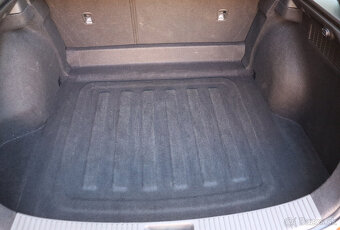 Hyundai i30 CW 1.5i Benzín r.8/2023 - 17