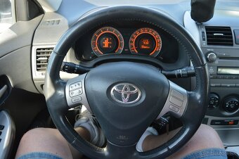 TOYOTA COROLLA 1,6I 97kW benzín Valvematic, M6, 2009 Slovens - 17