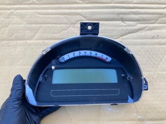 Budík/ prístrojový panel - 17