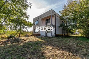 BEDES | Priestranný rodinný dom vhodný aj na investíciu - 17