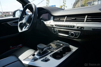Audi SQ7 BOSE TV - 17