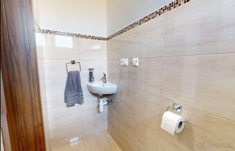 Krásny rodinný dom Zlaté Klasy - PREDAJ - 17