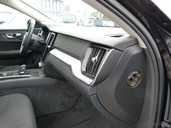 Volvo V60 B4 Momentum Pro A/T - 17