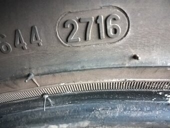 ZIMNÉ 215/55 R17 DUNLOP CONTINENTAL a PIRELLI - OD 15,-€/kus - 17