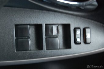 Toyota RAV4 2.0 benzín - 17