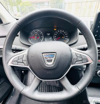 Dacia Jogger Extreme TCe 1,0i 81kW 2023 AUTOKLIMA,LED - 17