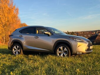 Lexus NX 300h 2.5 Hybrid AWD – LUXURY plná výbava, servisní - 17