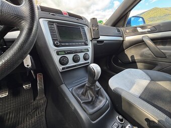 🔵 Škoda Octavia Combi 2.0 TDI RS - 17