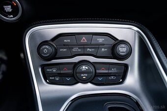 Dodge Challenger R/T, 5,7 HEMI - 17