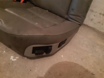 AUDI A8, S8 D2 - sedačky - 17