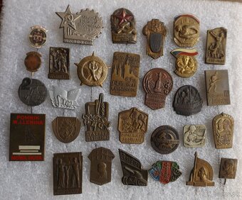 odznaky - rozličné druhy - 17