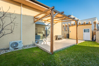 Na predaj priestranný 4-izbový dom v Stupave - 17