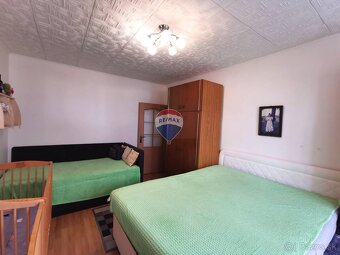 REZERVOVANÉ 2 izbový byt, zrekonštruovaný, 56 m2,  balkón, V - 17