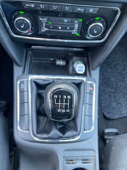 Škoda Superb 2,0 TDi - 17