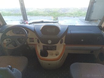 Autokaravan Concorde Carver 821 LS - 17
