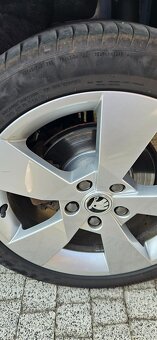 OCTAVIA 2.0TDI DSG 4x4 STYLE/LED/ACC/1.majitel/TOP - 17