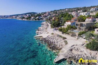 VÝNIMOČNÁ vila / 350 m²/ Dalmátsko, mestečko SEVID - 17