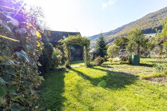 NA PREDAJ rod.dom so spoločným predným dvorom, vo Veľkej Lod - 17