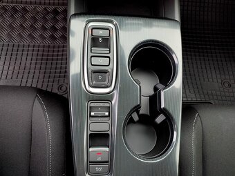 Honda CIVIC 2.0 e:HEV Elegance - 17