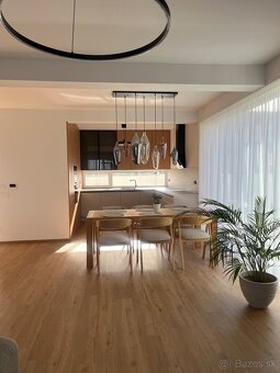 Luxusná vila (200 m2) na prenájom - 17