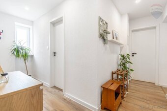 Unikátny 2,5 izbový byt v centre mesta, Prievidza - 17