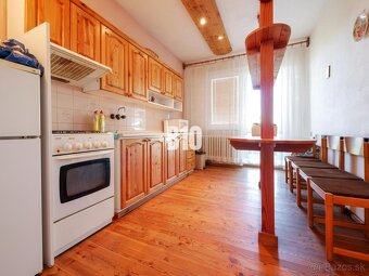 Rodinný dom s nádherným 8 árovým pozemkom na Kamennej ulici - 17