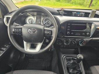 Toyota Hilux DC 2.4 I D-4D Live 4x4 - 17