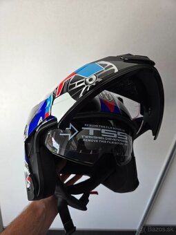 Predám motorkarskú prilbu - 17
