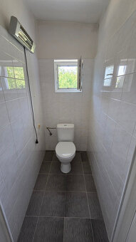 Exkluzívne pekný rodinný dom v Leviciach - na Mudroňovej ul. - 17