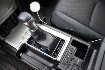 Land Cruiser 2.8 D, 4x4, 18 126 km,WEBASTO, odpočet DPH. - 17