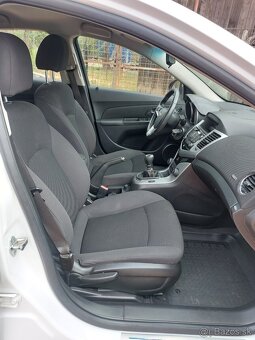 Predám Chevrolet Cruze r.v. 2011, 1.6i, 91kW, 115 xxx km - 17