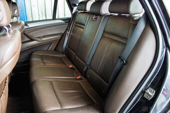 BMW X5 xDrive30d M packet 180kW AT8 - 17