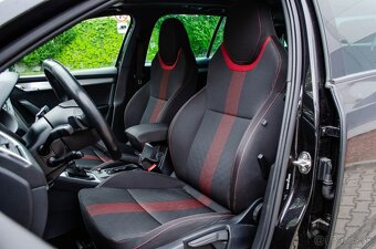 Škoda Octavia Combi 2.0 TDI Sportline DSG - 17