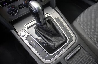 Volkswagen Passat Variant 2.0 TDI DSG VW - 17