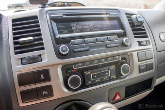 Volkswagen T5 Caravelle /AJ NA SPLATKY/ - 17