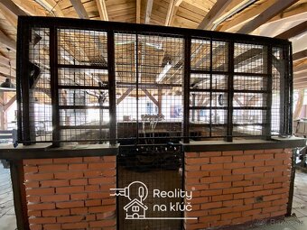 Na prenájom obchodný priestor s terasou v centre mesta NZ - 17