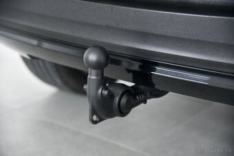 XC40 2.0 D3 R-Design AWD A/T, LED, Tempomat, Vyhr.volant - 17