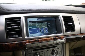 Jaguar F-Pace 2.0 I4 300k Prestige AWD AT8 - 17