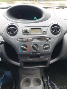 Toyota Yaris 1,0 vvti 50kw - 17
