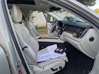 Volvo XC60 T8 Twin Engine 4x4 A/T 408k Hybrid (benz+elektr) - 17