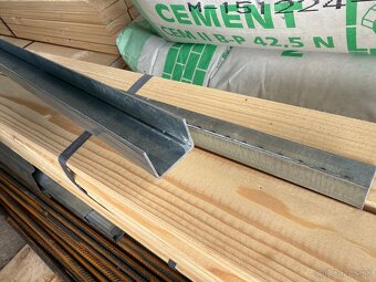 U profil pozinkovaný 20×30×20 mm – 3m / len 6 € - 17