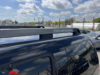 Nissan Pathfinder 2.5 dCi SE - 17